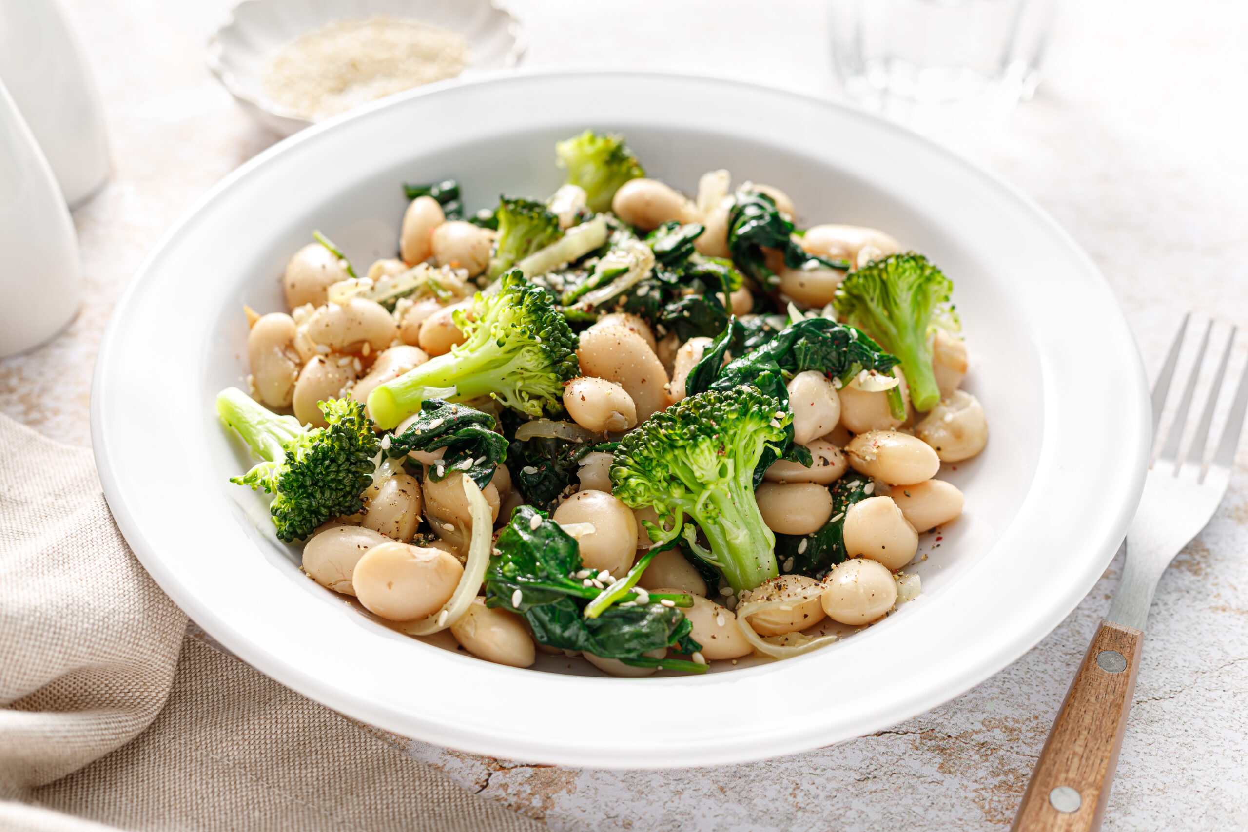Broccoli and White Bean Salad (V)